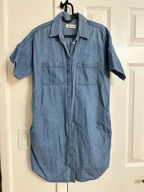 Madewell women’s denim shirts dress size small